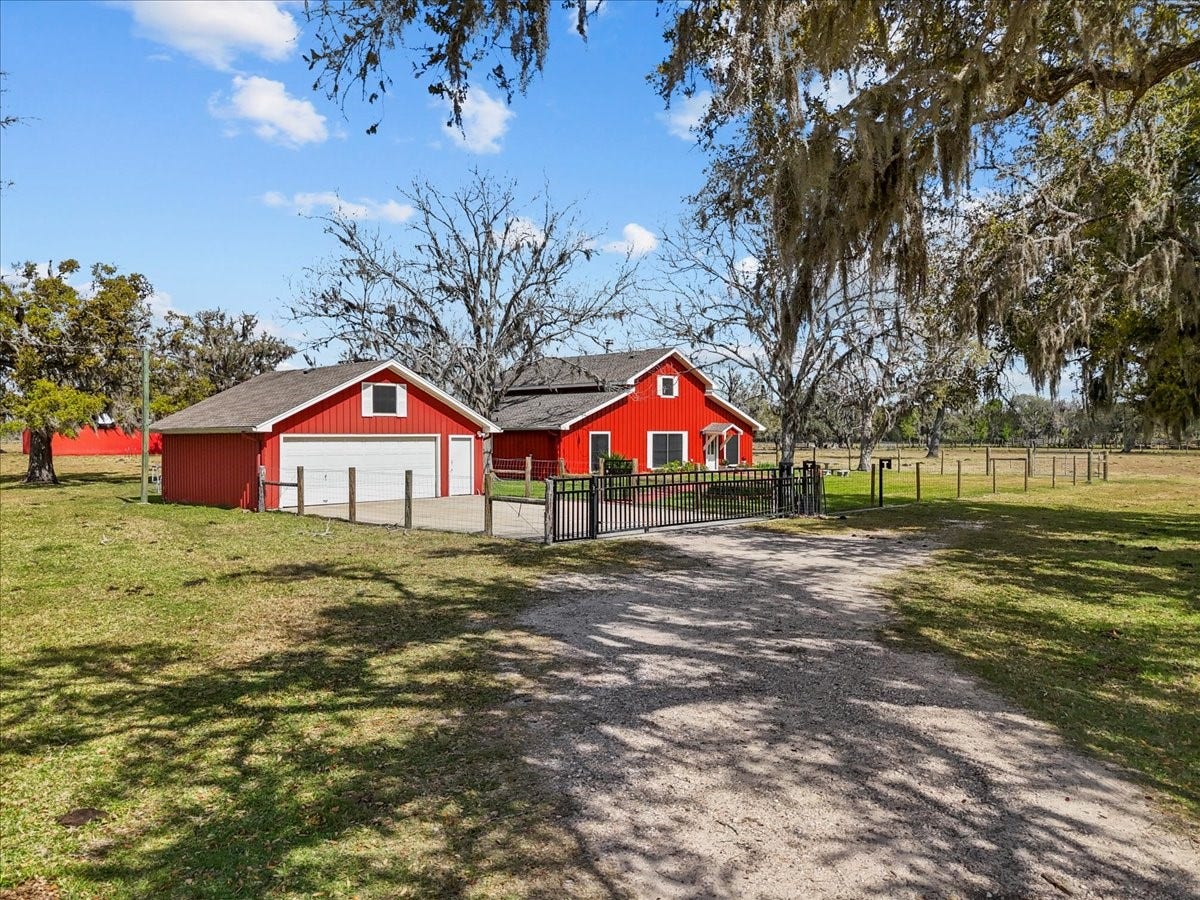 8960 County Road 505, Brazoria, TX 77422
