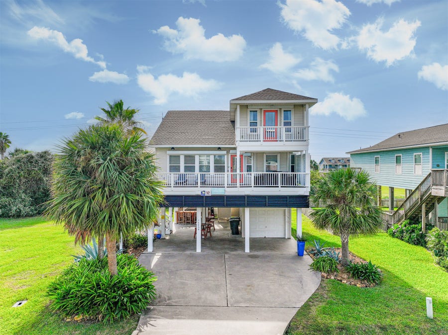 Property photo for 13950 Pirates Beach Boulevard, Galveston, TX