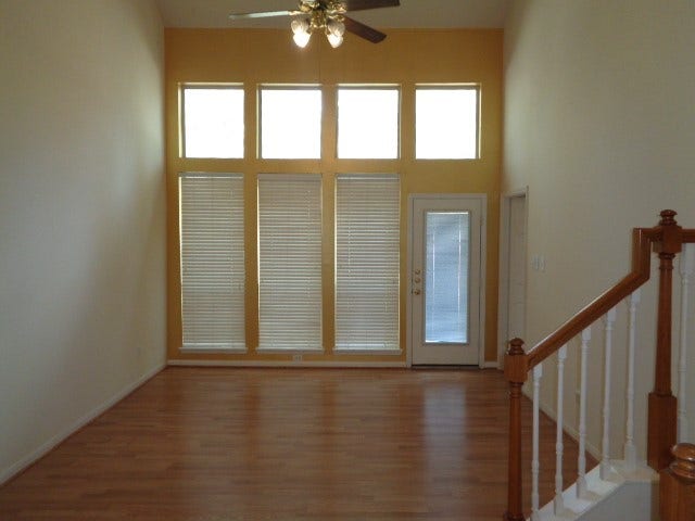 90 N Valley Oaks Circle, The Woodlands, TX 77382 90 N Valley Oaks Circle, The Woodlands, TX 77382