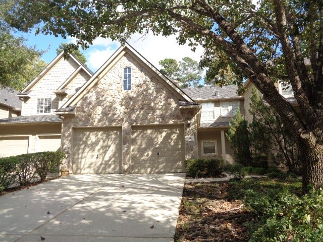 90 N Valley Oaks Circle, The Woodlands, TX 77382 90 N Valley Oaks Circle, The Woodlands, TX 77382