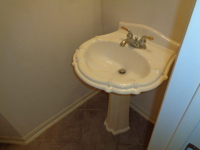90 N Valley Oaks Circle, The Woodlands, TX 77382 90 N Valley Oaks Circle, The Woodlands, TX 77382