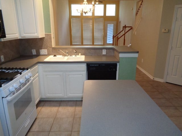 90 N Valley Oaks Circle, The Woodlands, TX 77382 90 N Valley Oaks Circle, The Woodlands, TX 77382