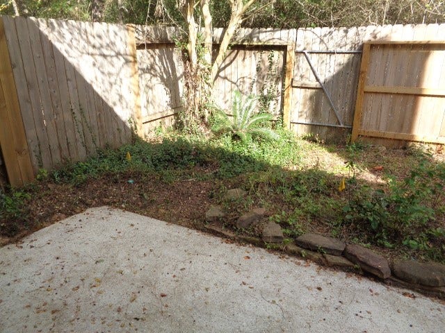 90 N Valley Oaks Circle, The Woodlands, TX 77382 90 N Valley Oaks Circle, The Woodlands, TX 77382