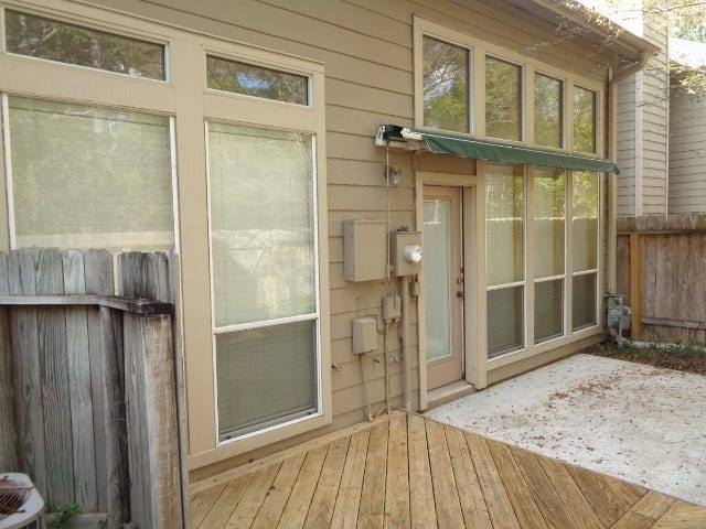 90 N Valley Oaks Circle, The Woodlands, TX 77382 90 N Valley Oaks Circle, The Woodlands, TX 77382