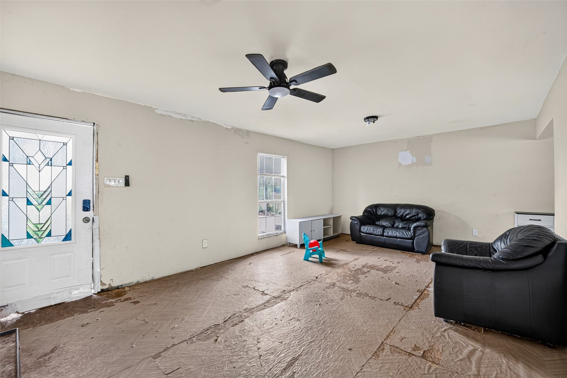 14031 Villagrove Drive, Houston, TX 77049 14031 Villagrove Drive, Houston, TX 77049