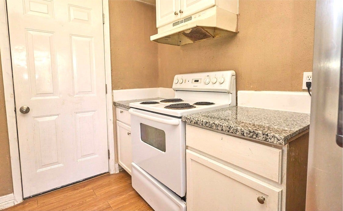 Another side of the kitchen