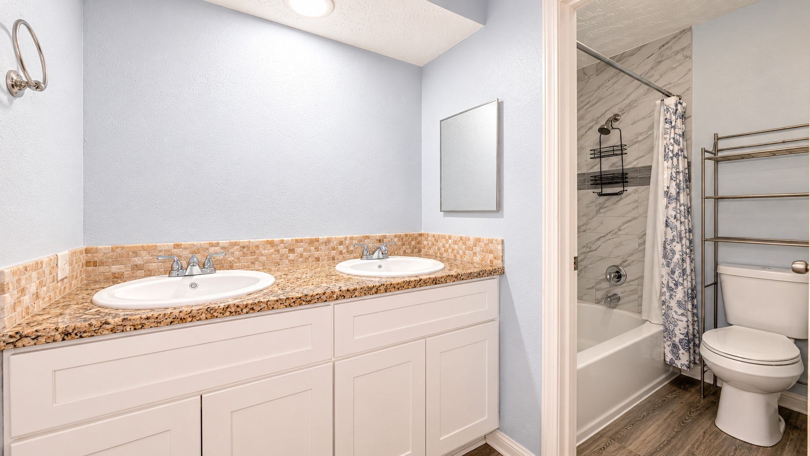12829 Clarewood Drive, Houston, TX 77072 12829 Clarewood Drive, Houston, TX 77072