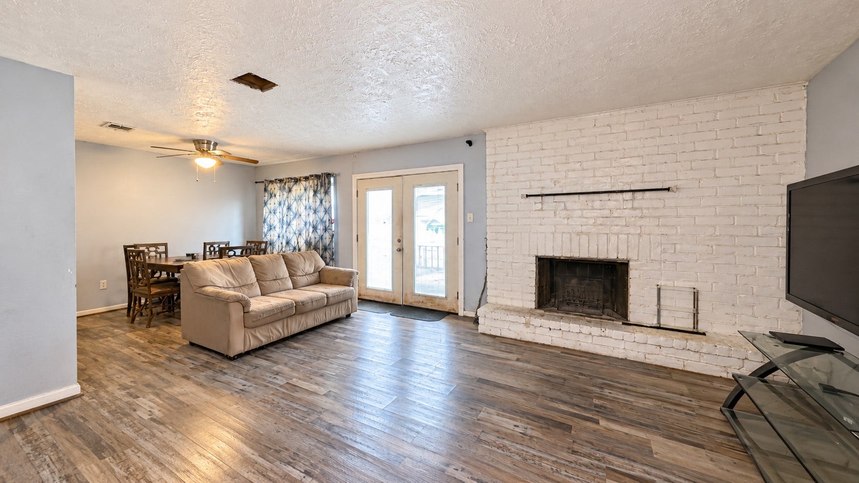 12829 Clarewood Drive, Houston, TX 77072 12829 Clarewood Drive, Houston, TX 77072