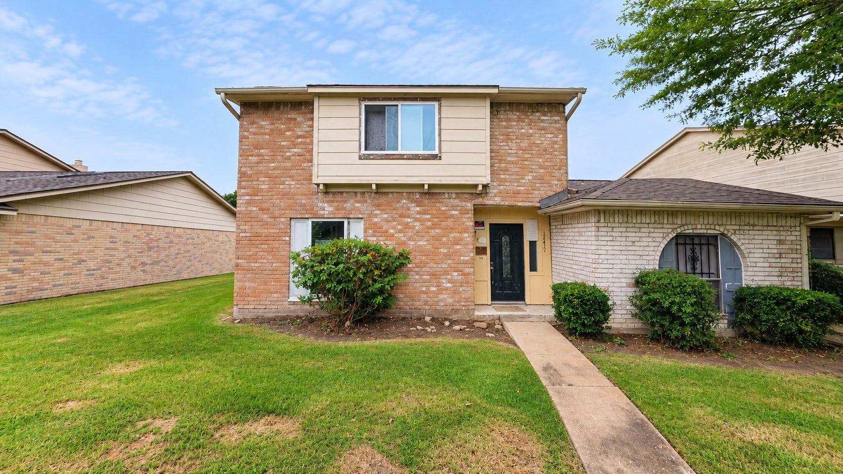 12829 Clarewood Drive, Houston, TX 77072 12829 Clarewood Drive, Houston, TX 77072