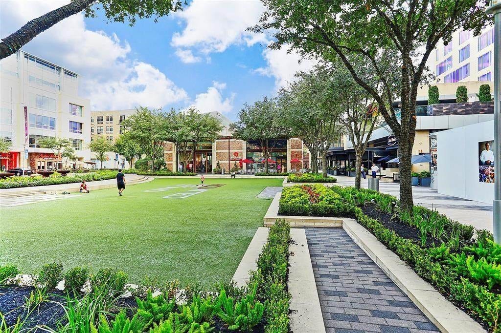 3311 Cardinal Crest Lane, Houston, TX 77080 Just minutes from CityCentre and Memorial City!