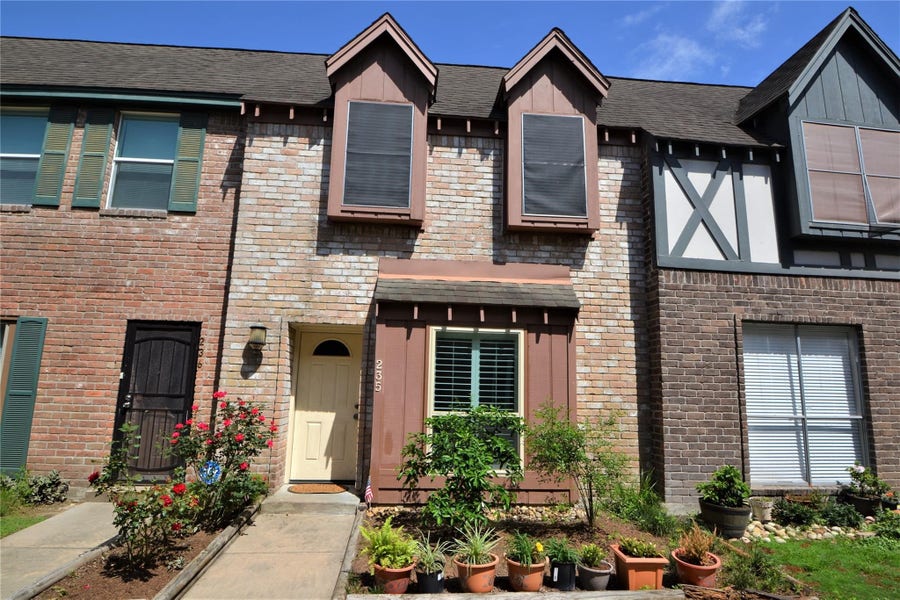 Property photo for 830 Threadneedle Street, #235, Houston, TX