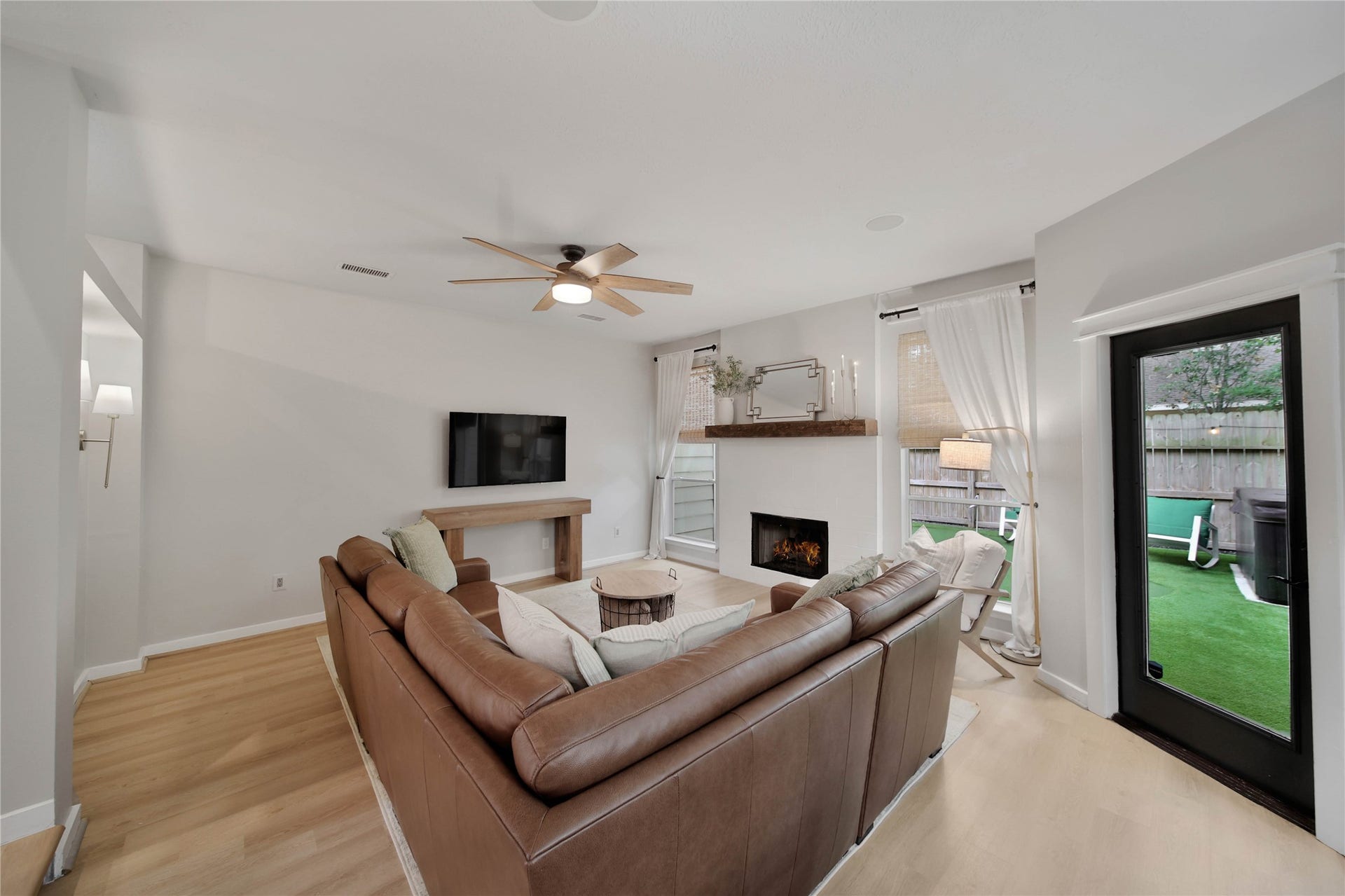 34 Wintergreen Trail, The Woodlands, TX 77382 34 Wintergreen Trail, The Woodlands, TX 77382