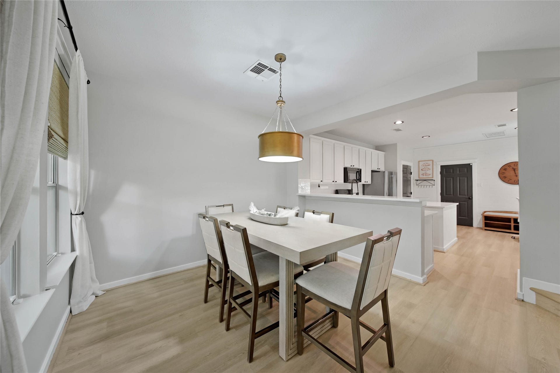 34 Wintergreen Trail, The Woodlands, TX 77382 34 Wintergreen Trail, The Woodlands, TX 77382