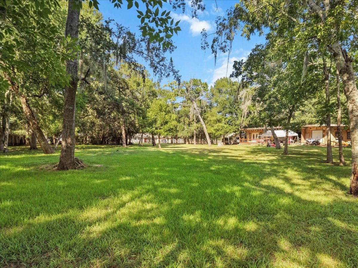 1304 Deepwood Drive, Friendswood, TX 77546 1304 Deepwood Drive, Friendswood, TX 77546