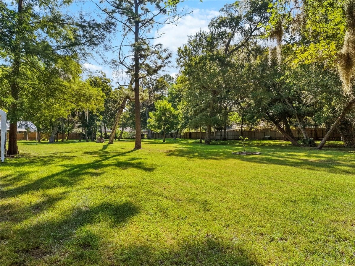 1304 Deepwood Drive, Friendswood, TX 77546 1304 Deepwood Drive, Friendswood, TX 77546