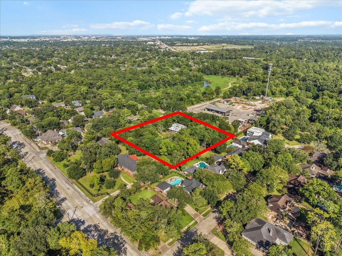 1304 Deepwood Drive, Friendswood, TX 77546 1304 Deepwood Drive, Friendswood, TX 77546