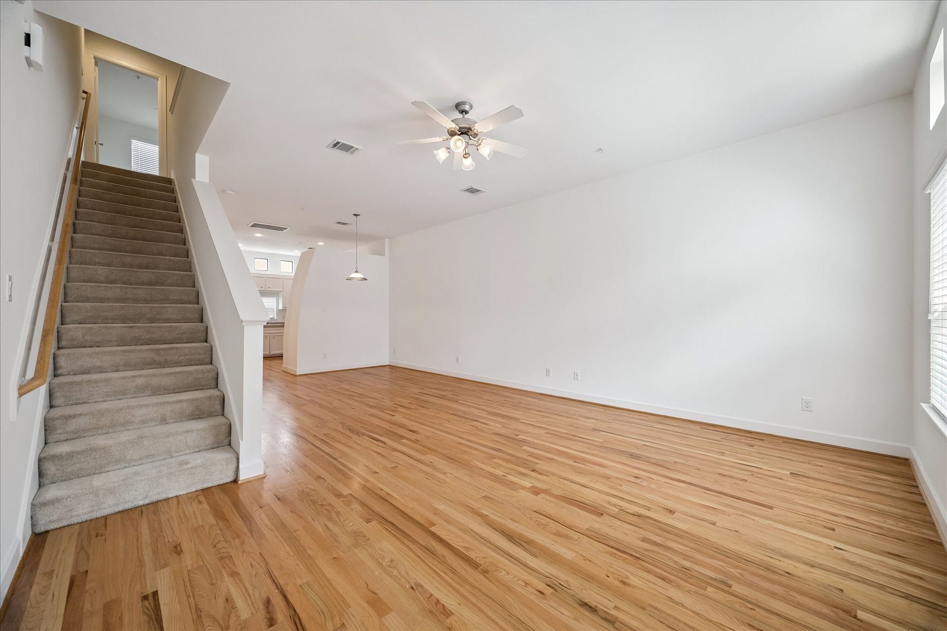648 Westcross Street, #303, Houston, TX 77018 648 Westcross Street, #303, Houston, TX 77018