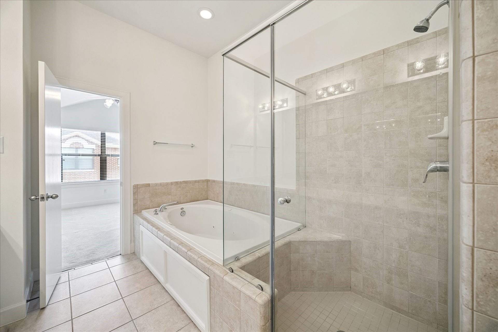 648 Westcross Street, #303, Houston, TX 77018 648 Westcross Street, #303, Houston, TX 77018