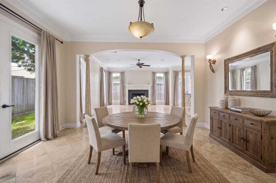 Property photo for 6210 Sutherland Square, Houston, TX