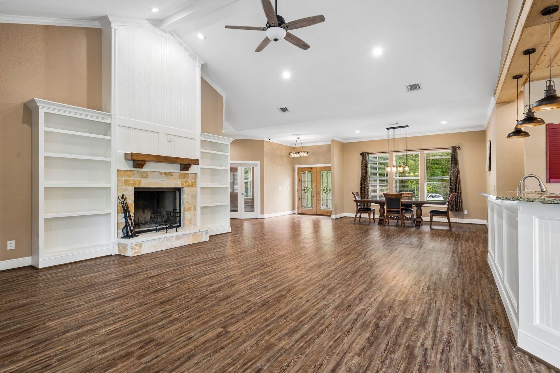 12225 High Fire Road, Montgomery, TX 77356 Plenty of room to entertain.