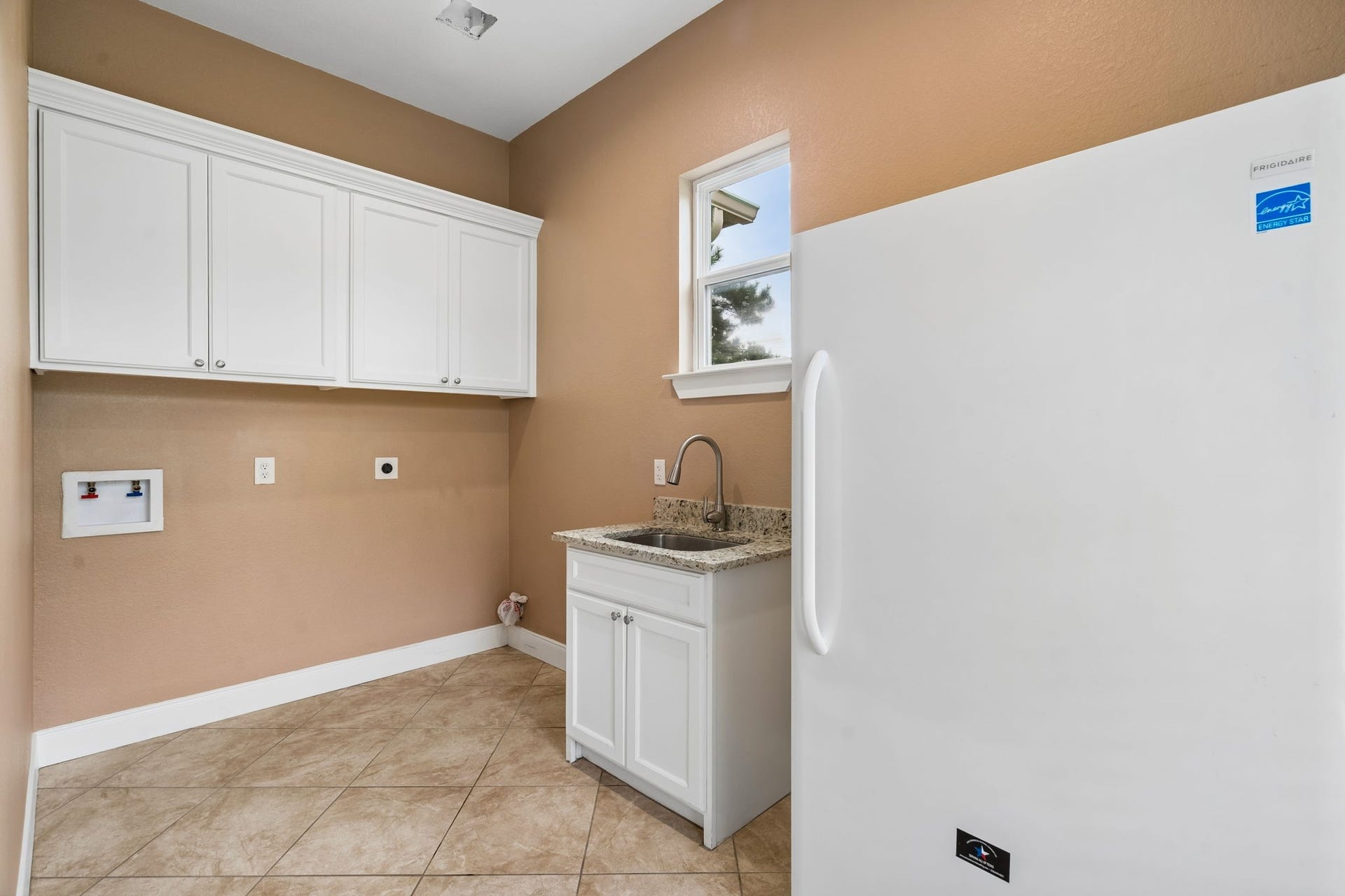12225 High Fire Road, Montgomery, TX 77356 Laundry and Freezer area