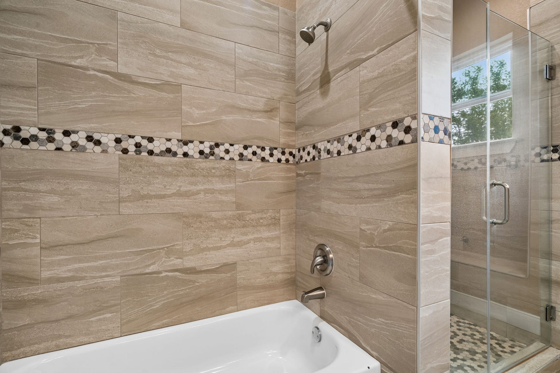 12225 High Fire Road, Montgomery, TX 77356 Sher bath combo