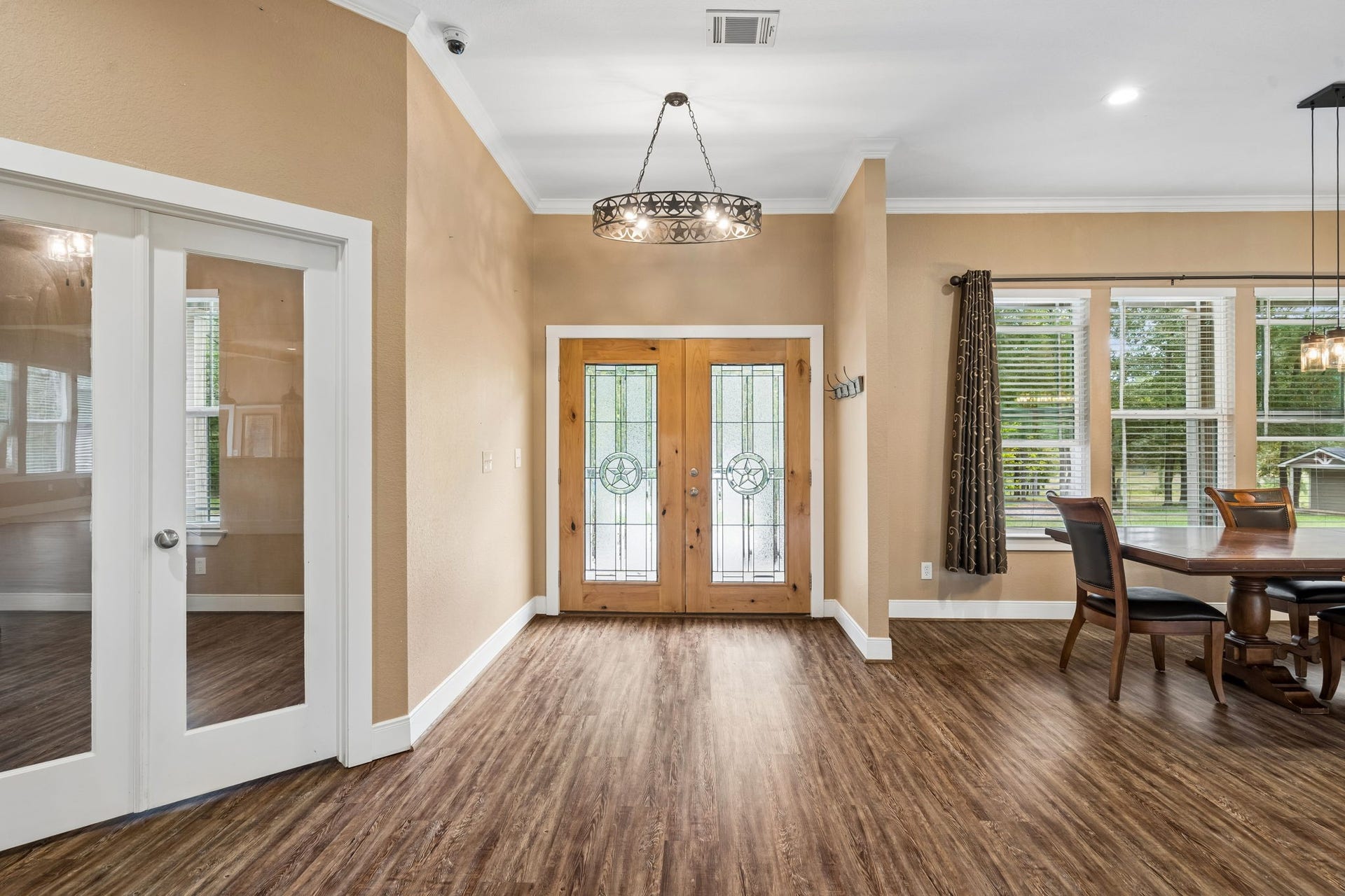 12225 High Fire Road, Montgomery, TX 77356 Office to the left of the entry