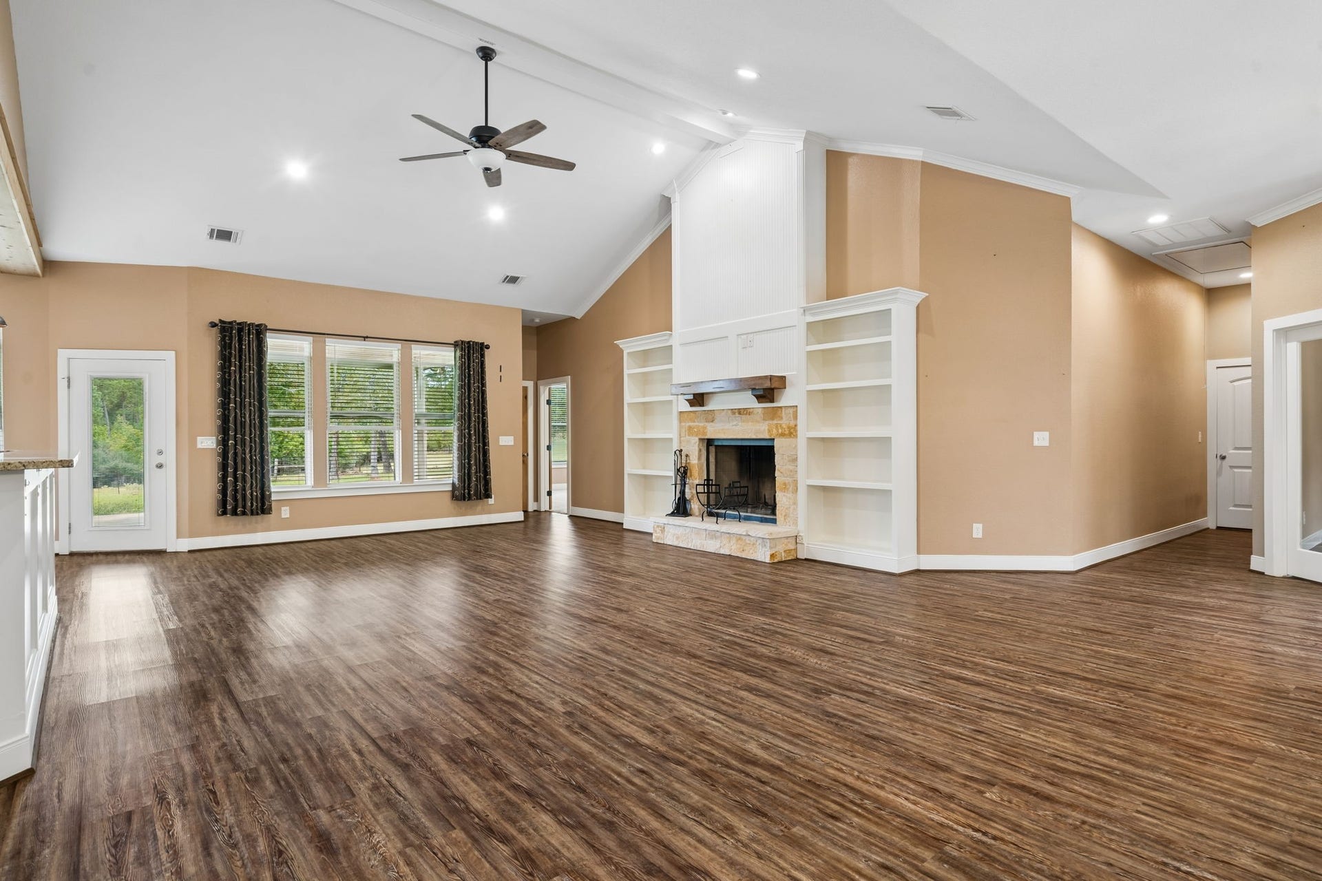12225 High Fire Road, Montgomery, TX 77356 Fireplace for those chilly nights.
