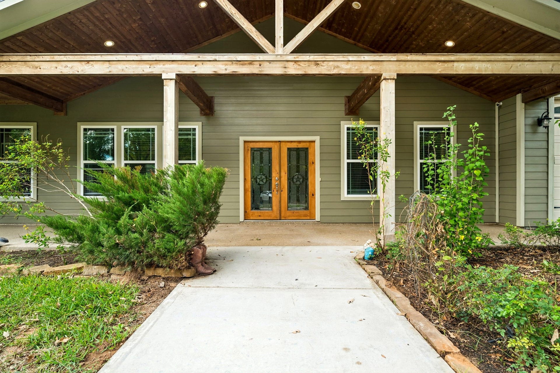 12225 High Fire Road, Montgomery, TX 77356 Walk inside and see what is next....