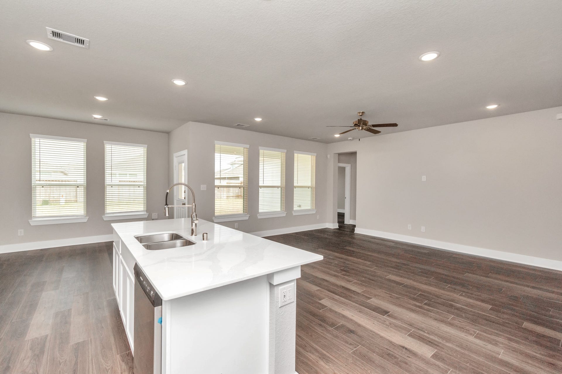 1233 Scarlet Creek Drive, Rosharon, TX 77583 1233 Scarlet Creek Drive, Rosharon, TX 77583