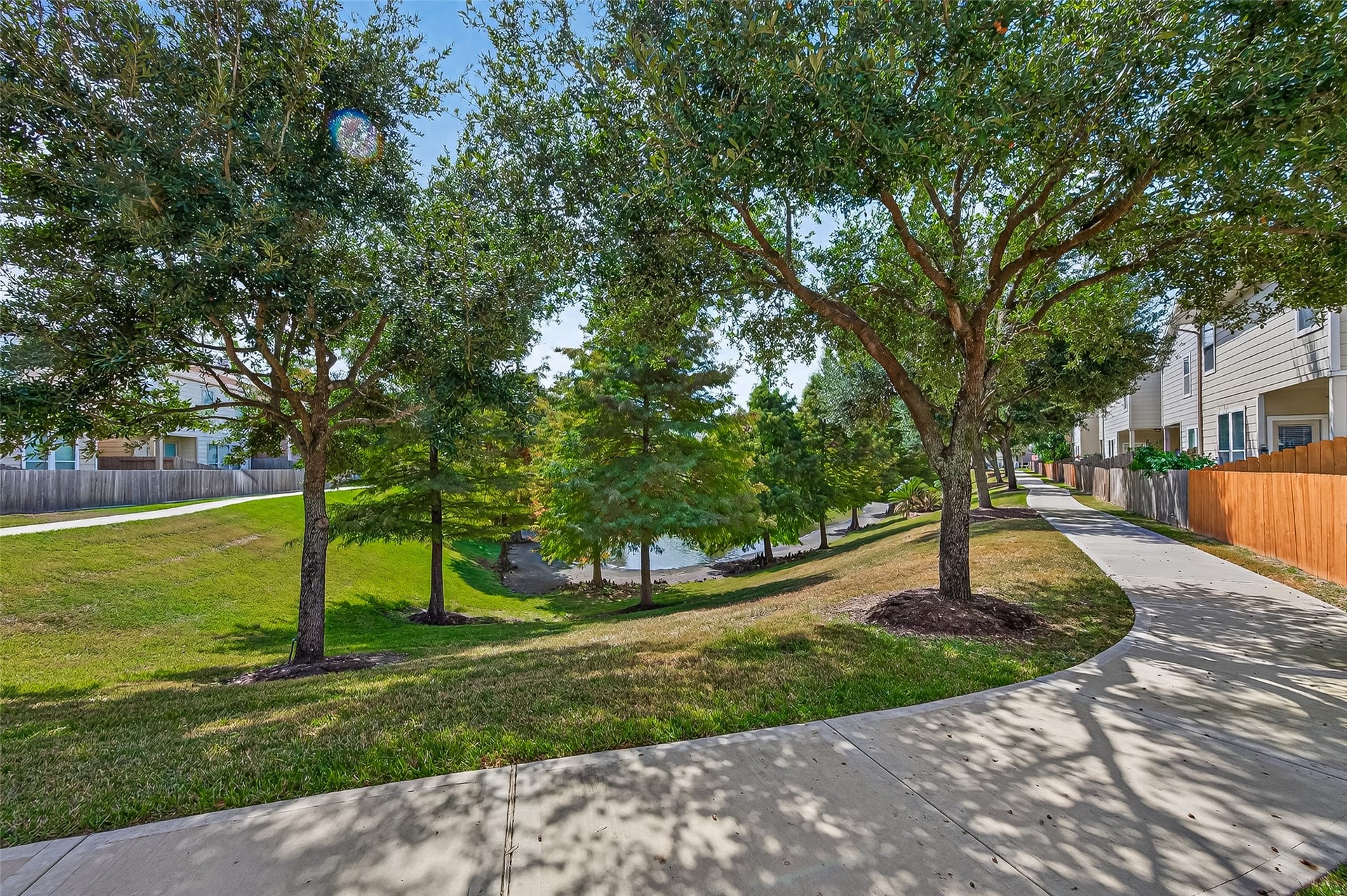 10021 Hillside Bayou Drive, Houston, TX 77080 10021 Hillside Bayou Drive, Houston, TX 77080