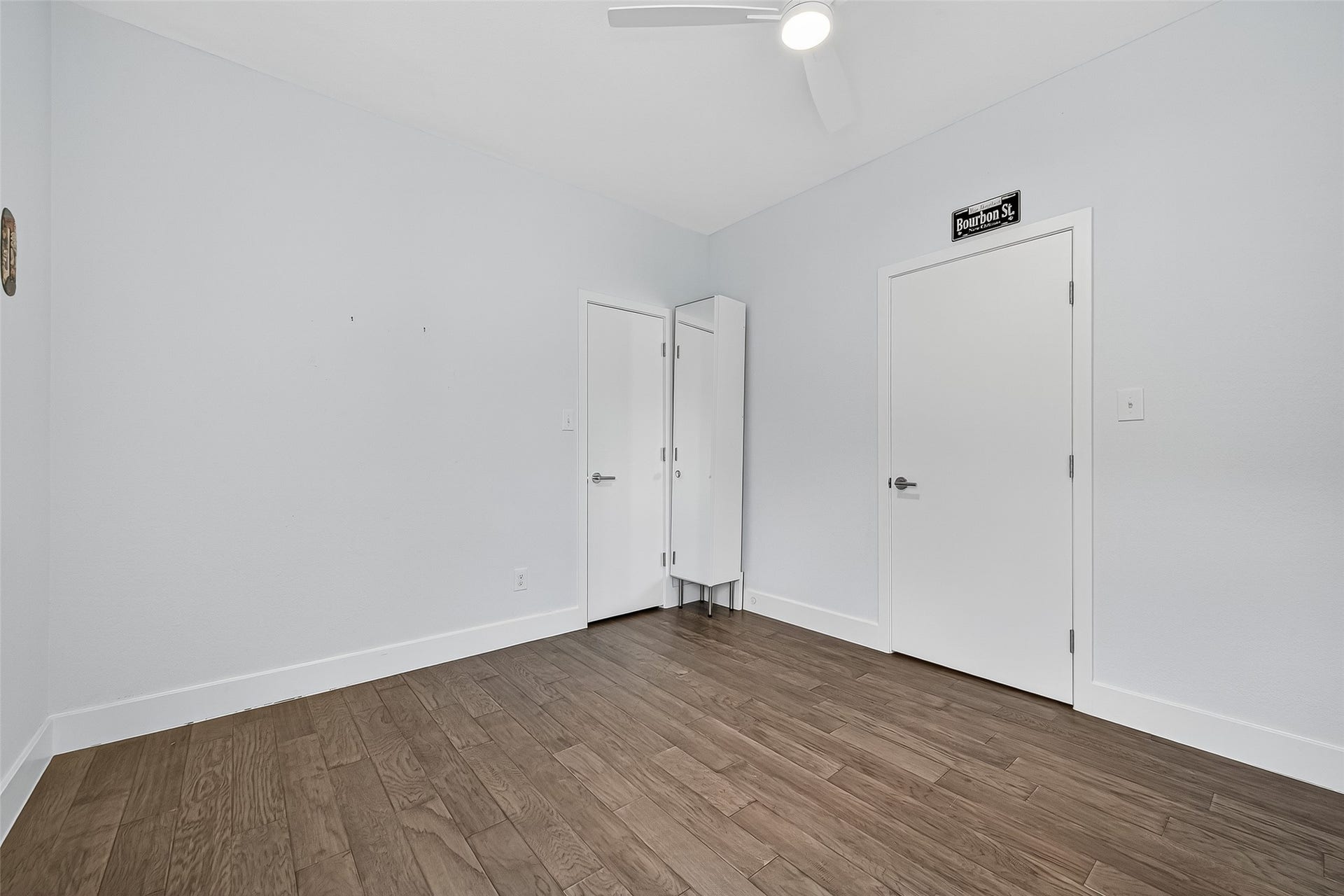 10021 Hillside Bayou Drive, Houston, TX 77080 10021 Hillside Bayou Drive, Houston, TX 77080