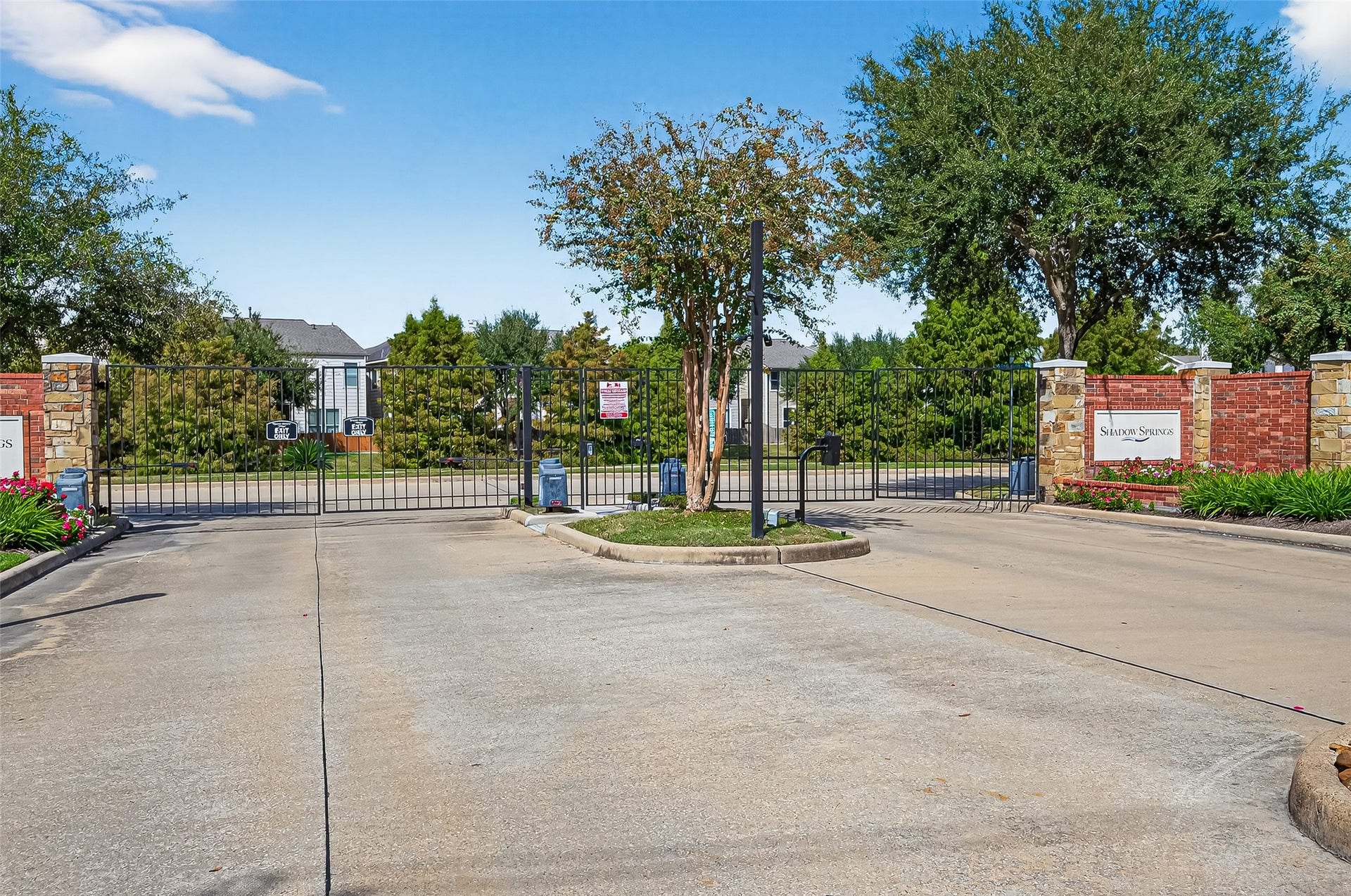 10021 Hillside Bayou Drive, Houston, TX 77080 10021 Hillside Bayou Drive, Houston, TX 77080