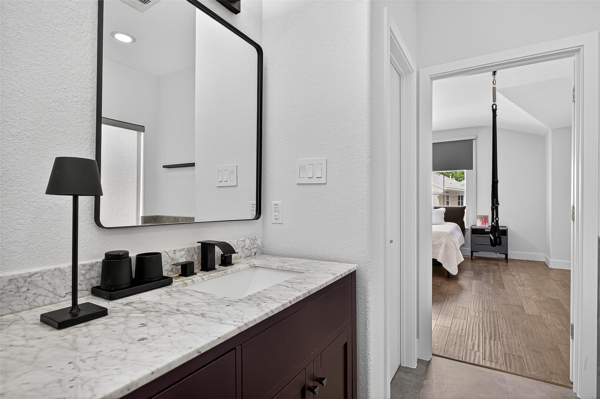 10021 Hillside Bayou Drive, Houston, TX 77080 10021 Hillside Bayou Drive, Houston, TX 77080