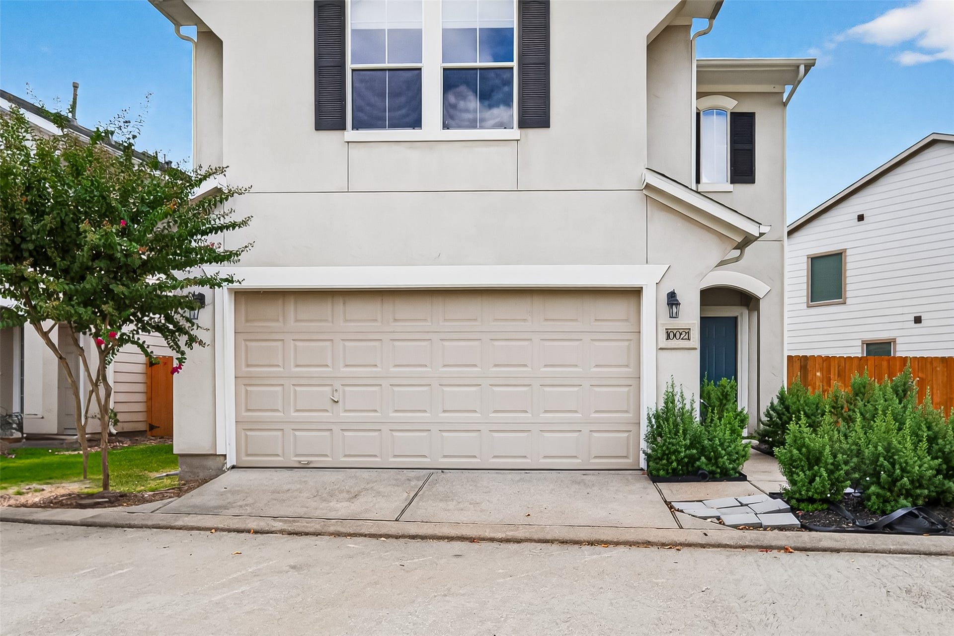 10021 Hillside Bayou Drive, Houston, TX 77080 10021 Hillside Bayou Drive, Houston, TX 77080