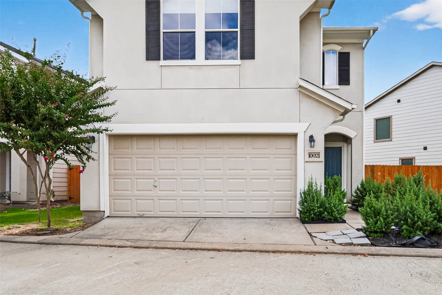 Property photo for 10021 Hillside Bayou Drive, Houston, TX