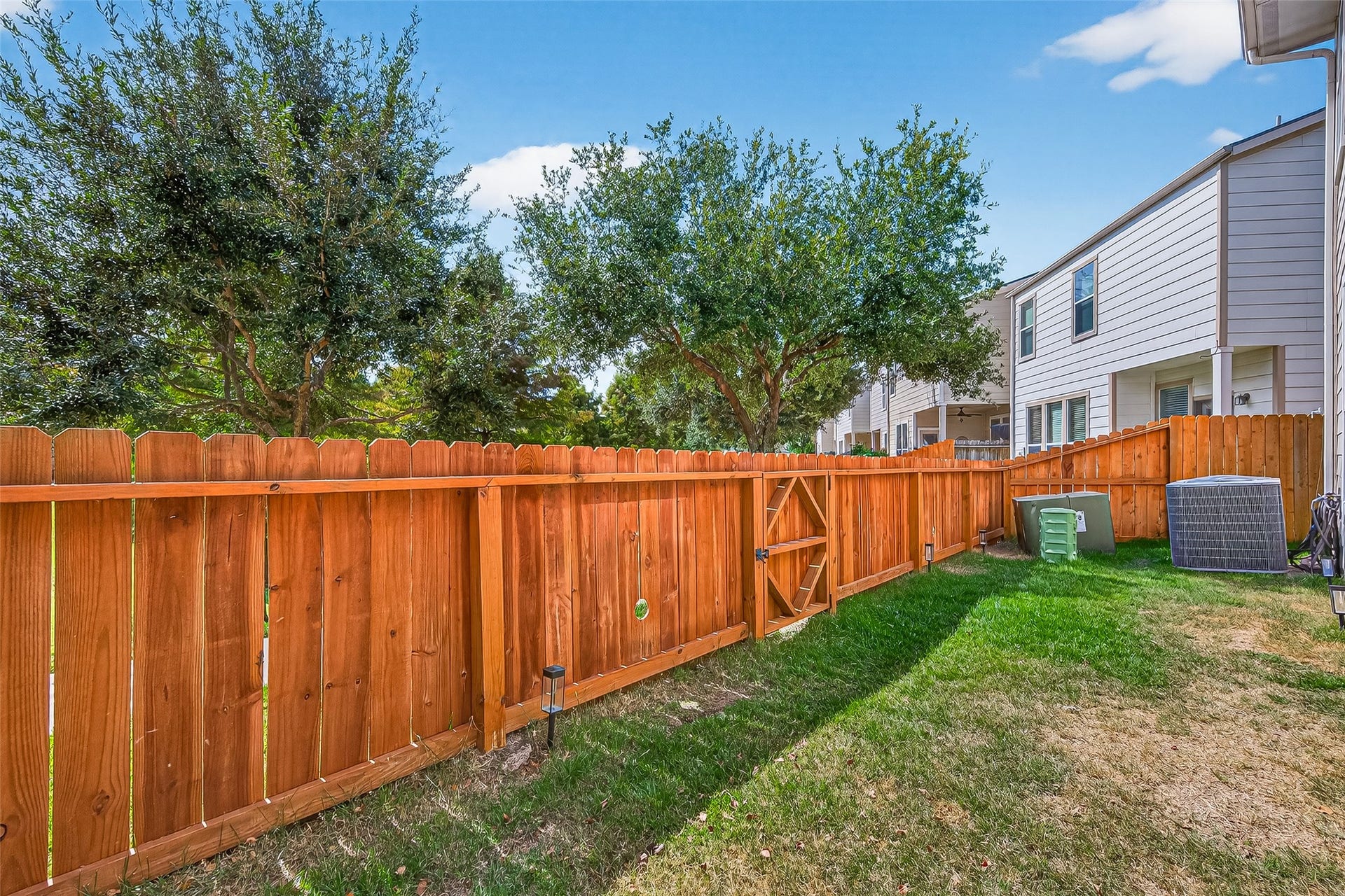 10021 Hillside Bayou Drive, Houston, TX 77080 10021 Hillside Bayou Drive, Houston, TX 77080