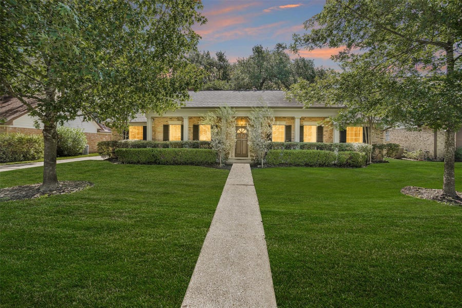 Property photo for 2622 Hollow Hook Road, Houston, TX