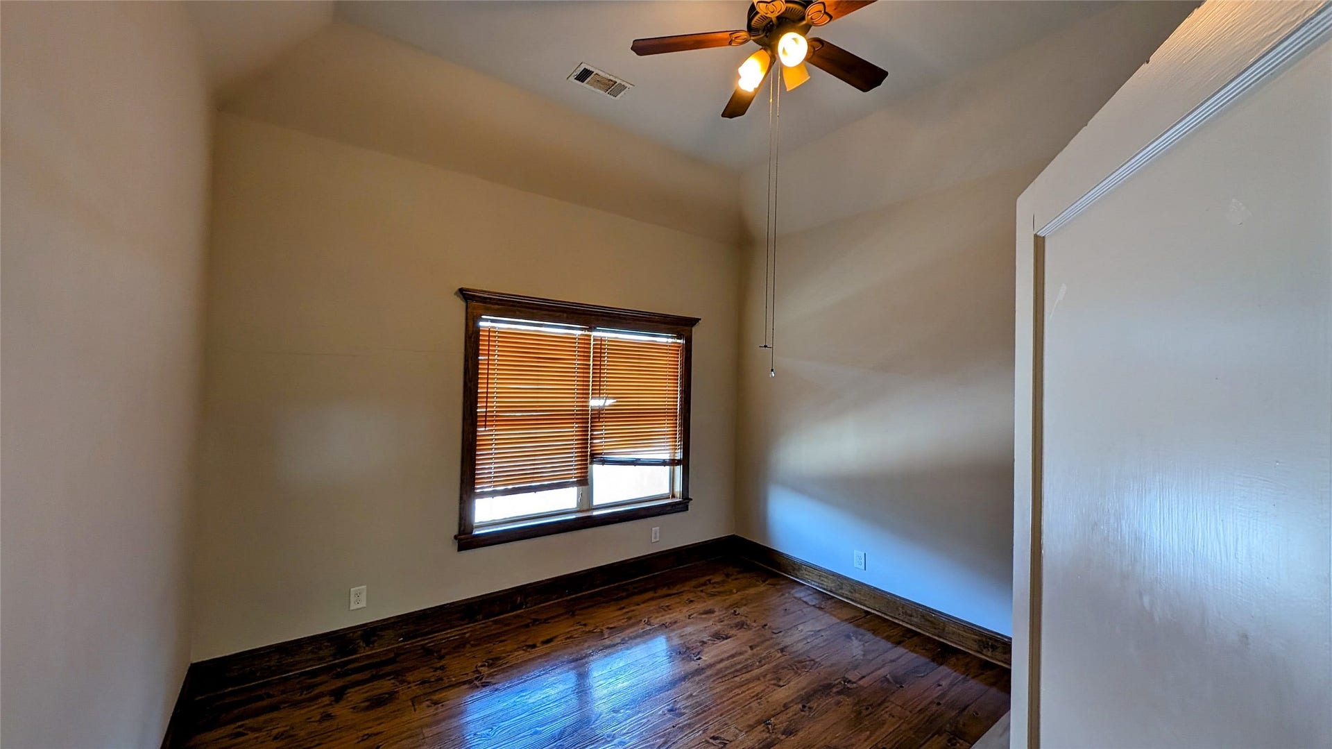 702 Paschall Street, #B, Houston, TX 77009