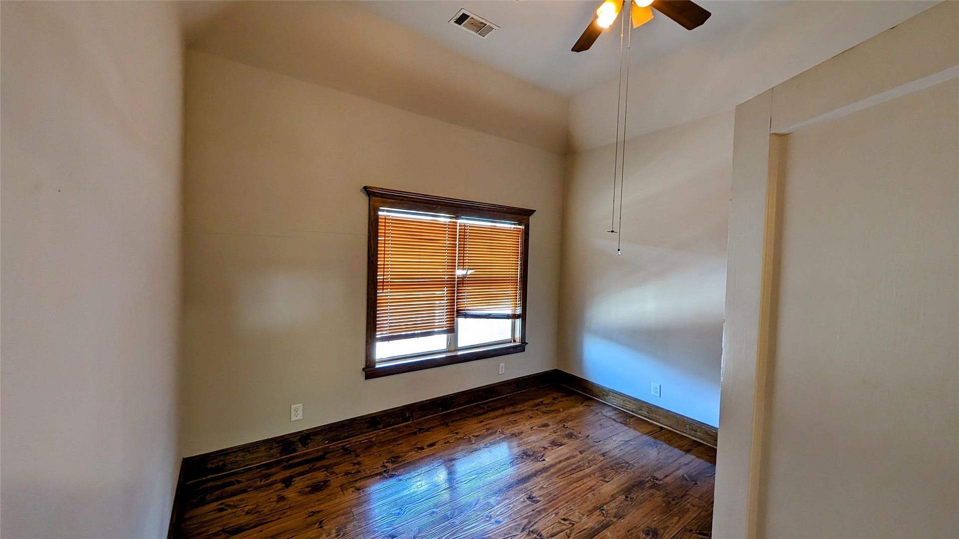 702 Paschall Street, #B, Houston, TX 77009