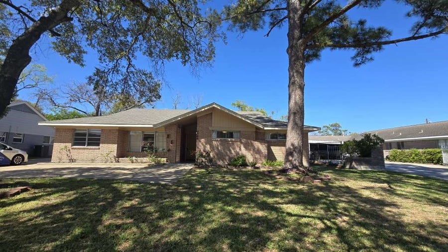 Property photo for 5566 Beechnut Street, Houston, TX