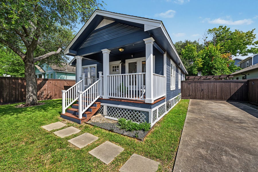 Property photo for 1721 Airline Drive, Houston, TX