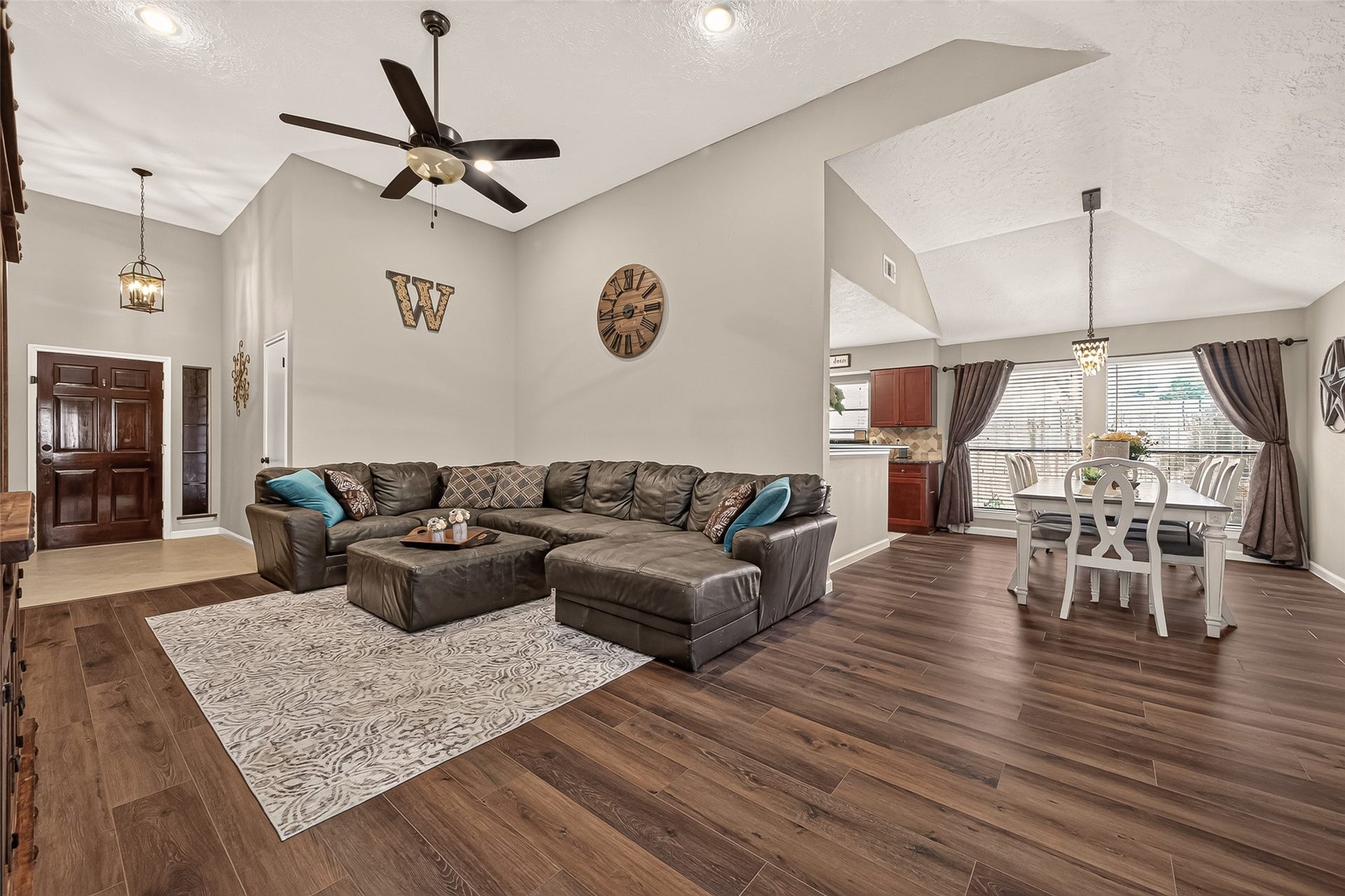 7522 Cavesson Drive, Cypress, TX 77433