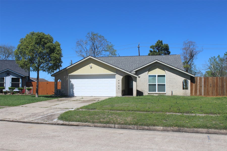 Property photo for 4920 Deerwood Circle, Baytown, TX