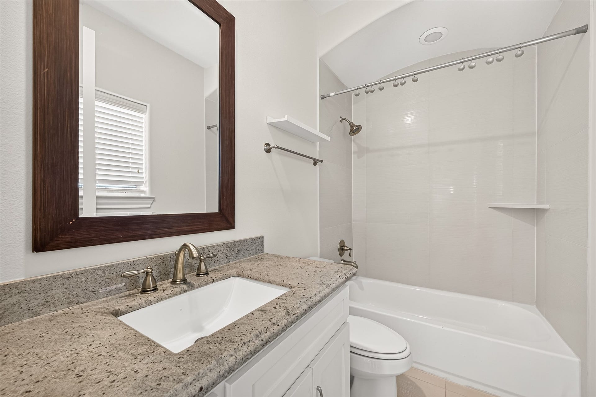 3231 Maxroy Street, #A, Houston, TX 77008 3231 Maxroy Street, #A, Houston, TX 77008