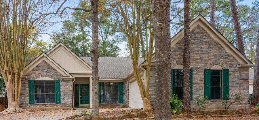 Property photo for 10 White Fawn Drive, Spring, TX