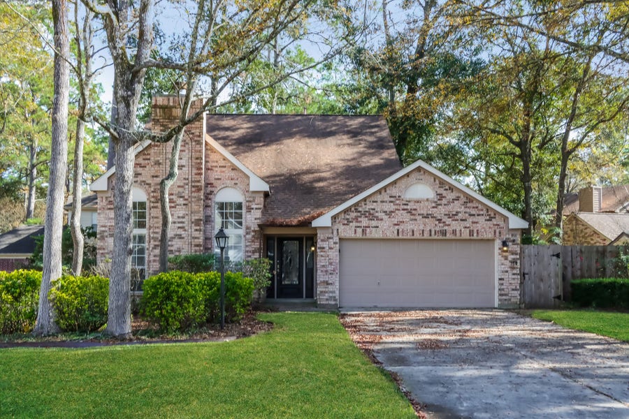 Property photo for 160 W Golden Arrow Circle, Spring, TX