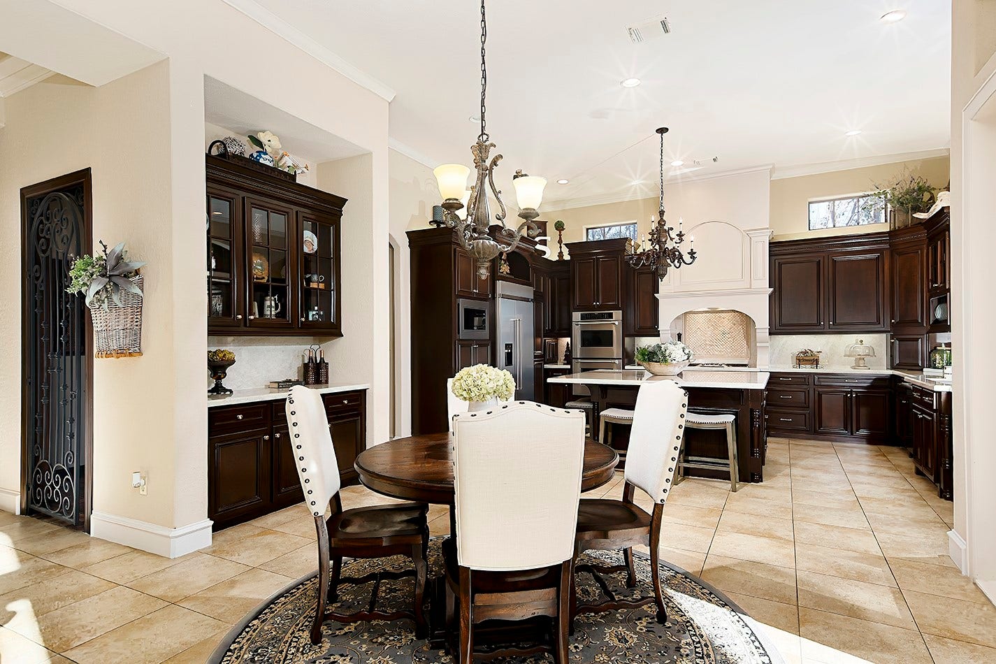 32 Palmer Woods Drive, The Woodlands, TX 77381 32 Palmer Woods Drive, The Woodlands, TX 77381