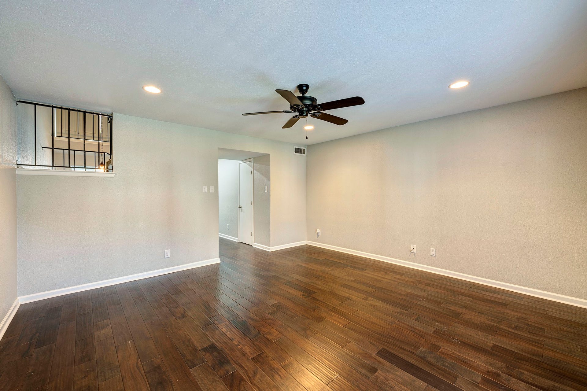 5005 Georgi Lane, #165, Houston, TX 77092 Another view of the living room.