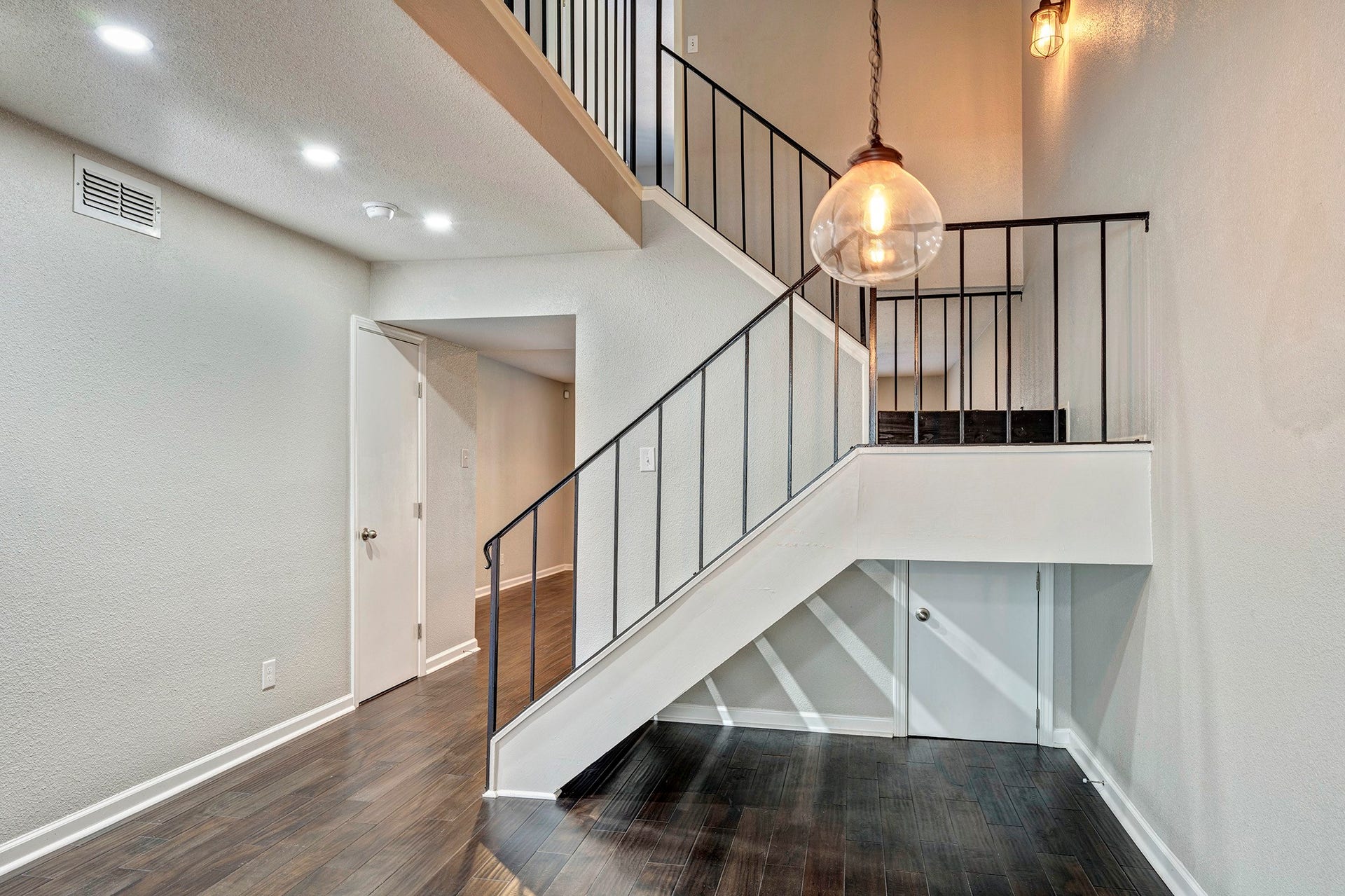 5005 Georgi Lane, #165, Houston, TX 77092 View up to the 2nd floor.